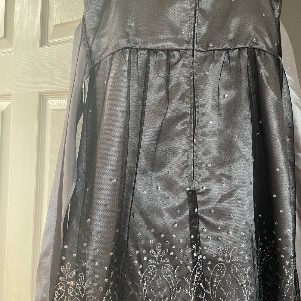 Masquerade, Wedding dress girls